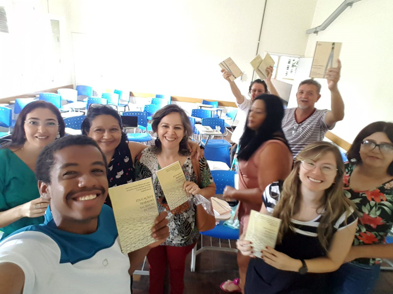 Membros do NUPEEFT durante reuniões de pré-lançamento dos livros no Câmpus Goiânia Membros do NUPEEFT durante reuniões de pré-lançamento dos livros no Câmpus Goiânia